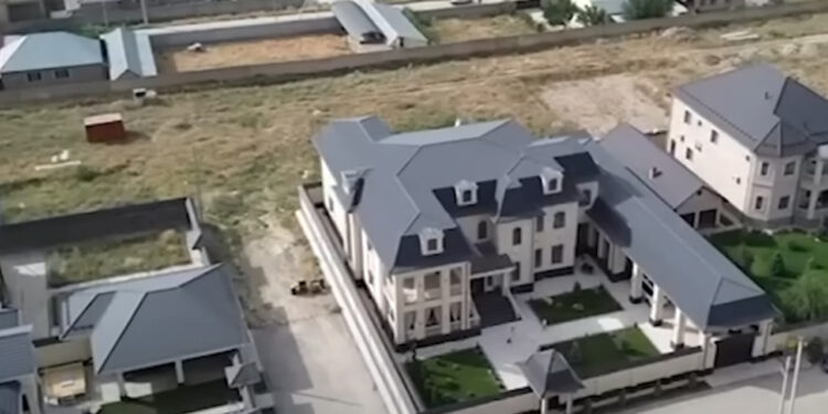 Policeman from Shymkent lives like a sheikh