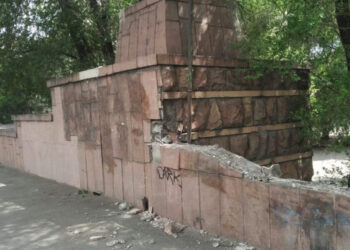 In Almaty, the city administration continues to spend billions on unnecessary work