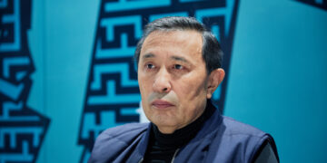 Film director Ermek Tursunov: Kazakhstan lacks cultured people in government